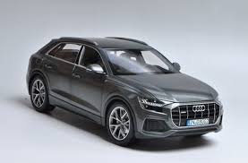 audi/q8-18-